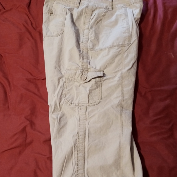 St Johns Bay khaki capris size 14 - Picture 3 of 3